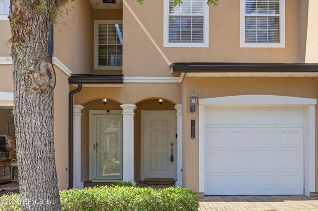 11355 ESTANCIA VILLA Circle 202, Jacksonville, FL 32246