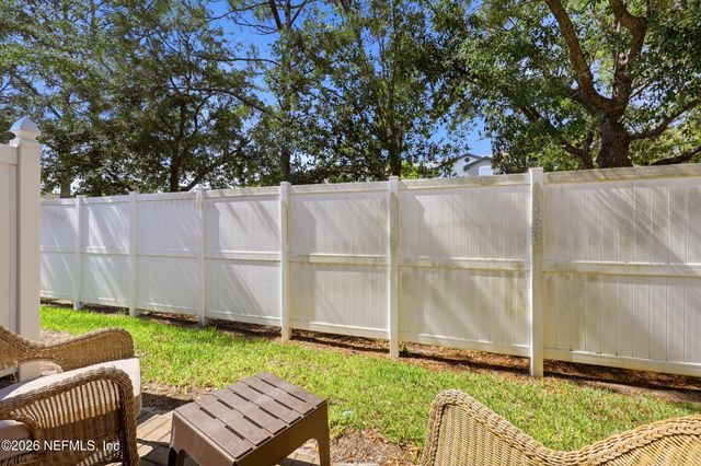 11355 ESTANCIA VILLA Circle 202, Jacksonville, FL 32246