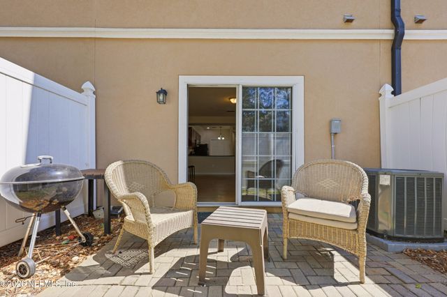 11355 ESTANCIA VILLA Circle 202, Jacksonville, FL 32246