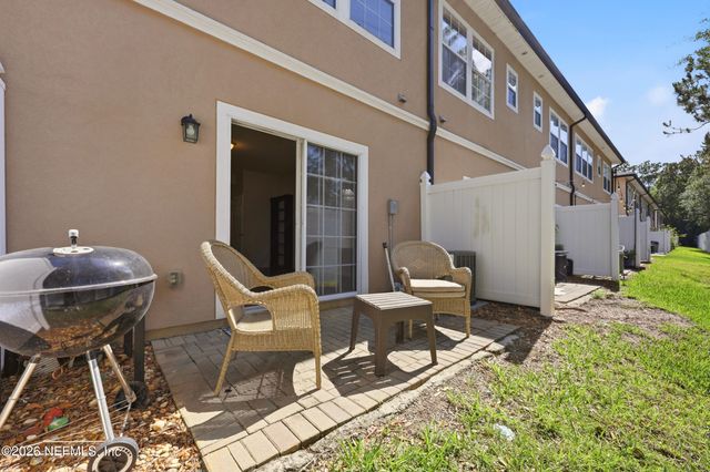 11355 ESTANCIA VILLA Circle 202, Jacksonville, FL 32246