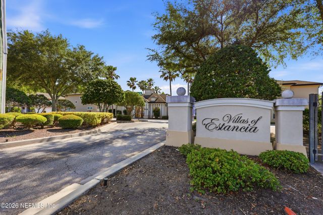 11355 ESTANCIA VILLA Circle 202, Jacksonville, FL 32246