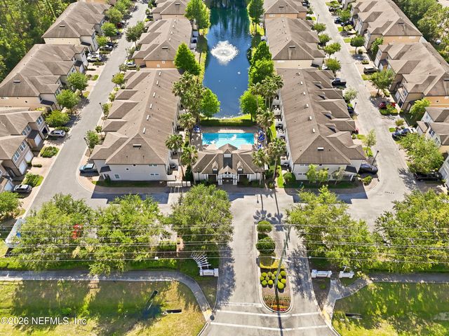 11355 ESTANCIA VILLA Circle 202, Jacksonville, FL 32246