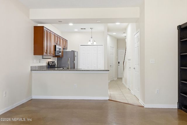 11355 ESTANCIA VILLA Circle 202, Jacksonville, FL 32246