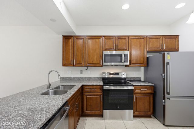 11355 ESTANCIA VILLA Circle 202, Jacksonville, FL 32246
