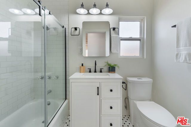 8421 Gonzaga Avenue, Los Angeles, CA 90045