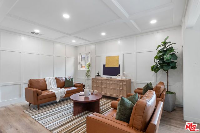 8421 Gonzaga Avenue, Los Angeles, CA 90045