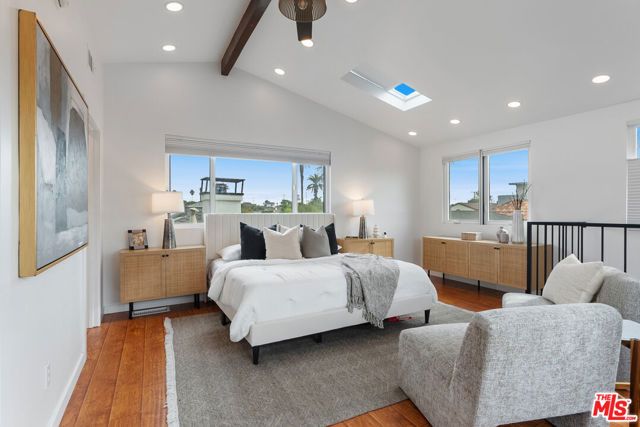 8421 Gonzaga Avenue, Los Angeles, CA 90045