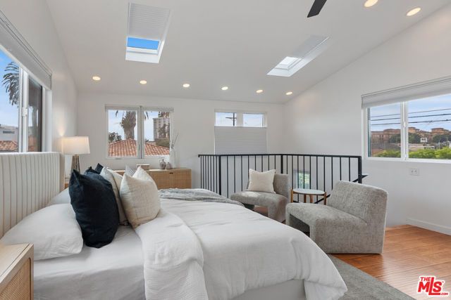 8421 Gonzaga Avenue, Los Angeles, CA 90045