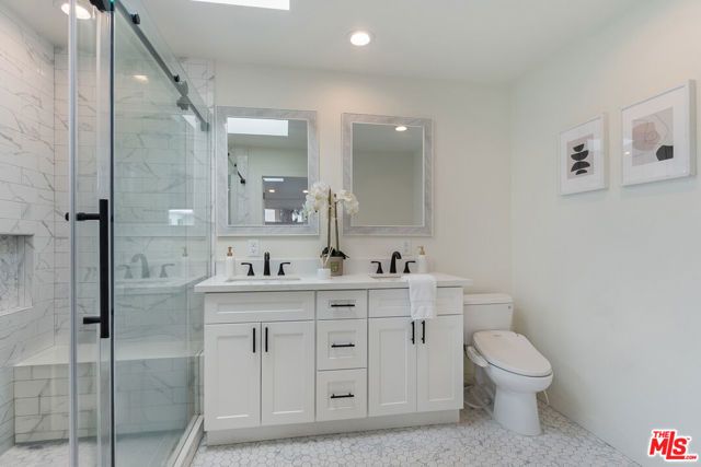 8421 Gonzaga Avenue, Los Angeles, CA 90045