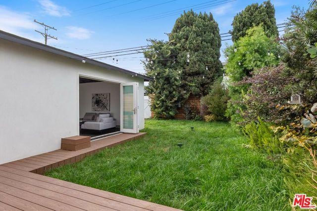 8421 Gonzaga Avenue, Los Angeles, CA 90045