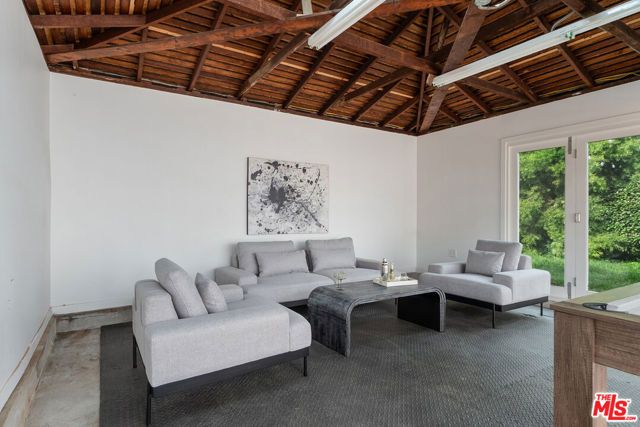 8421 Gonzaga Avenue, Los Angeles, CA 90045