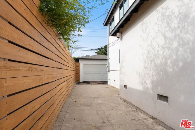 8421 Gonzaga Avenue, Los Angeles, CA 90045