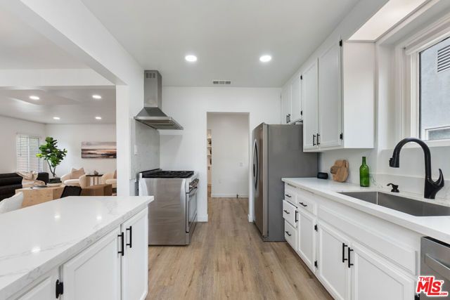8421 Gonzaga Avenue, Los Angeles, CA 90045