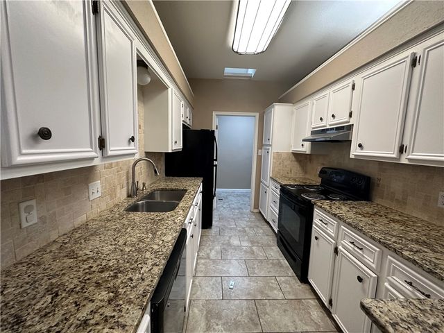 4525 Wapentate Dr, Corpus Christi, TX 78413