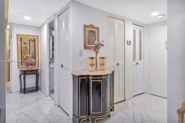 1300 Saint Charles Place L12, Pembroke Pines, FL 33026