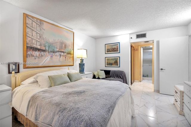 1300 Saint Charles Place L12, Pembroke Pines, FL 33026