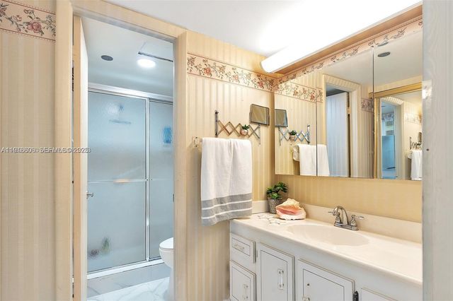 1300 Saint Charles Place L12, Pembroke Pines, FL 33026