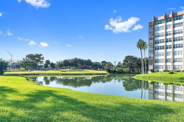 1300 Saint Charles Place L12, Pembroke Pines, FL 33026