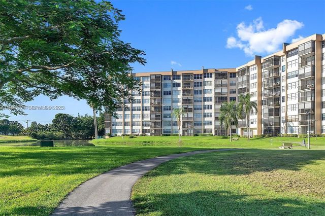 1300 Saint Charles Place L12, Pembroke Pines, FL 33026