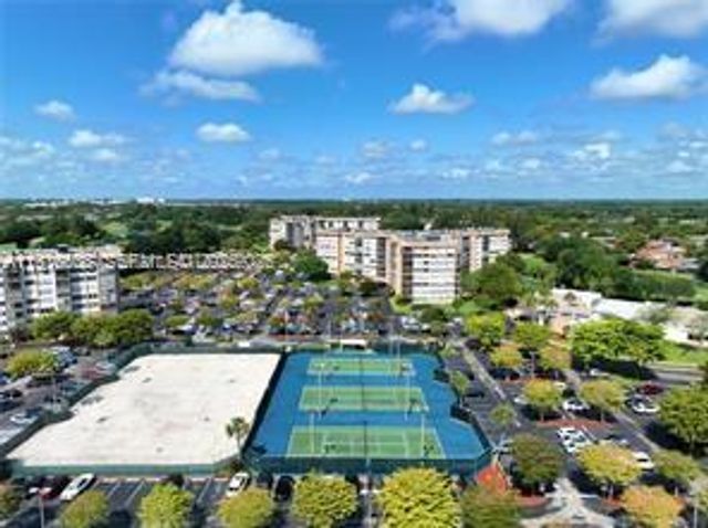 1300 Saint Charles Place L12, Pembroke Pines, FL 33026