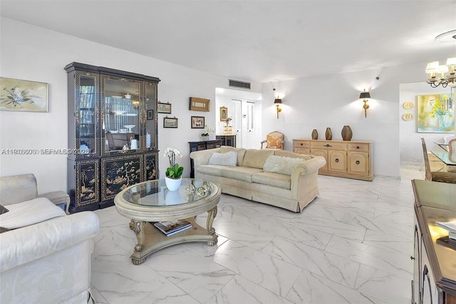 1300 Saint Charles Place L12, Pembroke Pines, FL 33026