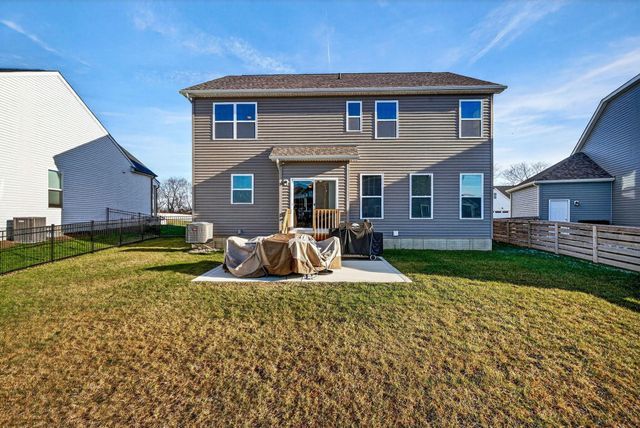 33 Erin Hills Road, Commercial Point, OH 43116