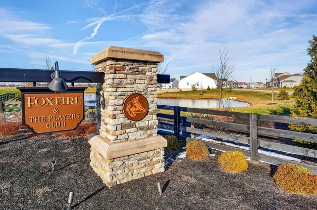 33 Erin Hills Road, Commercial Point, OH 43116