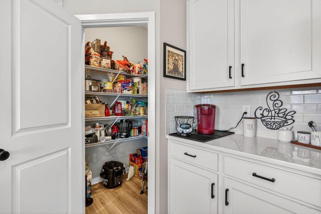 33 Erin Hills Road, Commercial Point, OH 43116