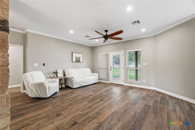 5562 Denmans Loop, Belton, TX 76513