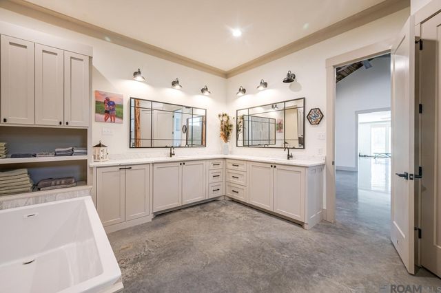 36211 Weiss Rd, Walker, LA 70785