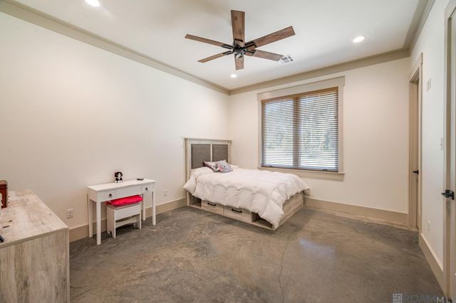 36211 Weiss Rd, Walker, LA 70785