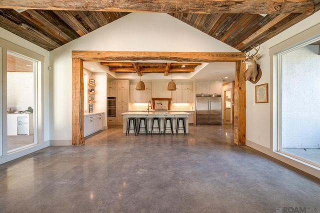 36211 Weiss Rd, Walker, LA 70785