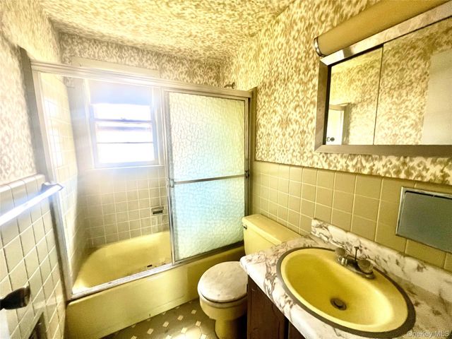 446 Howard Avenue, Woodmere, NY 11598
