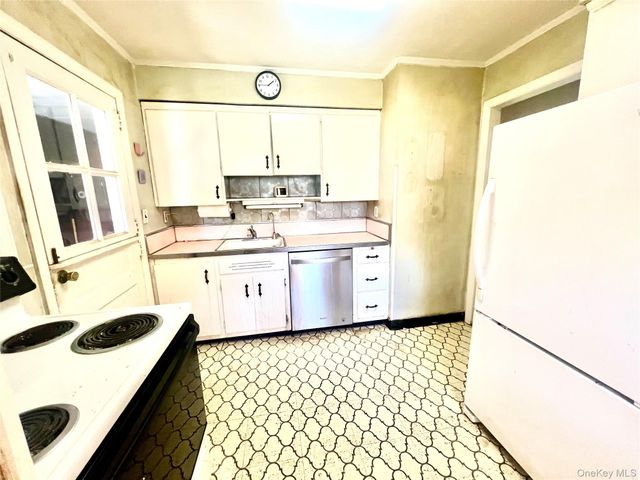 446 Howard Avenue, Woodmere, NY 11598