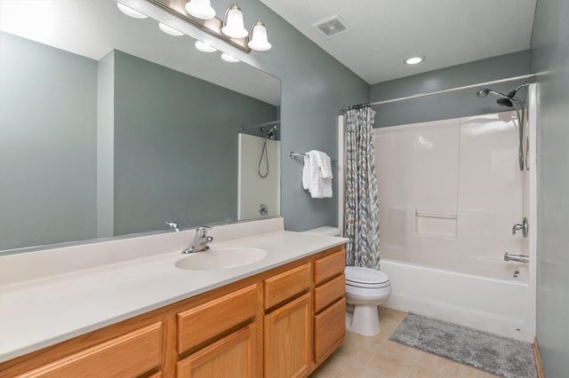 601 Orchard Hills Drive 6001, Norwalk, IA 50211