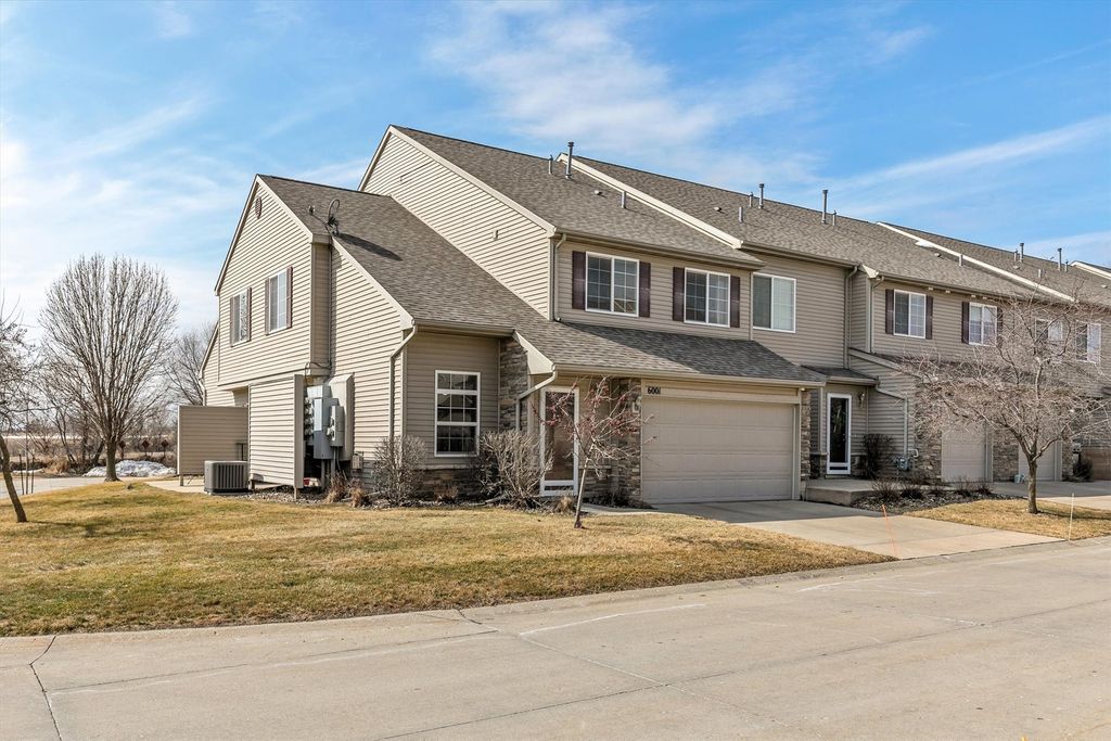 601 Orchard Hills Drive 6001, Norwalk, IA 50211