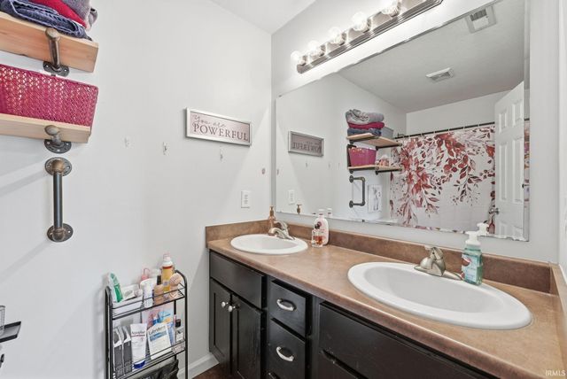 207 Hamilton Meadows Cove, Fort Wayne, IN 46814