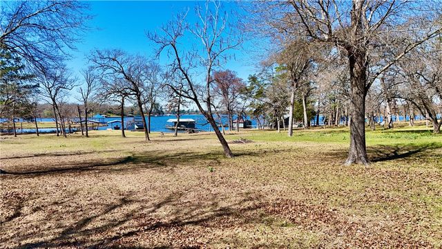 10933 Clyde Acord Road, Franklin, TX 77856