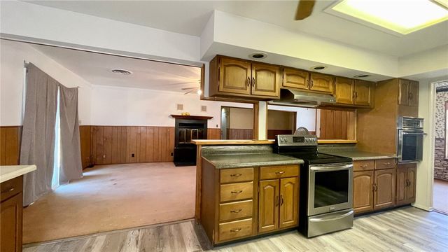 10933 Clyde Acord Road, Franklin, TX 77856