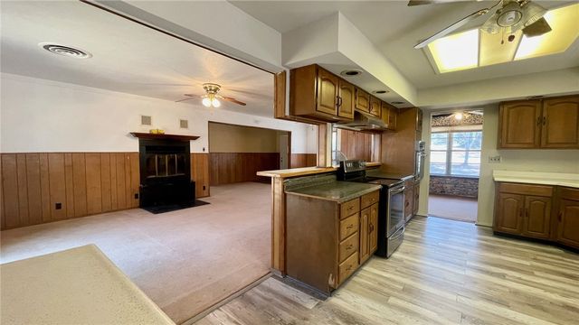 10933 Clyde Acord Road, Franklin, TX 77856