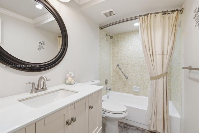 9501 Sunrise Lakes Blvd 201, Sunrise, FL 33322