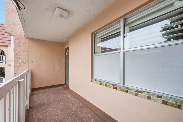 9501 Sunrise Lakes Blvd 201, Sunrise, FL 33322