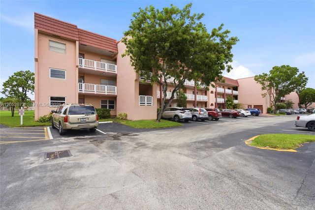 9501 Sunrise Lakes Blvd 201, Sunrise, FL 33322