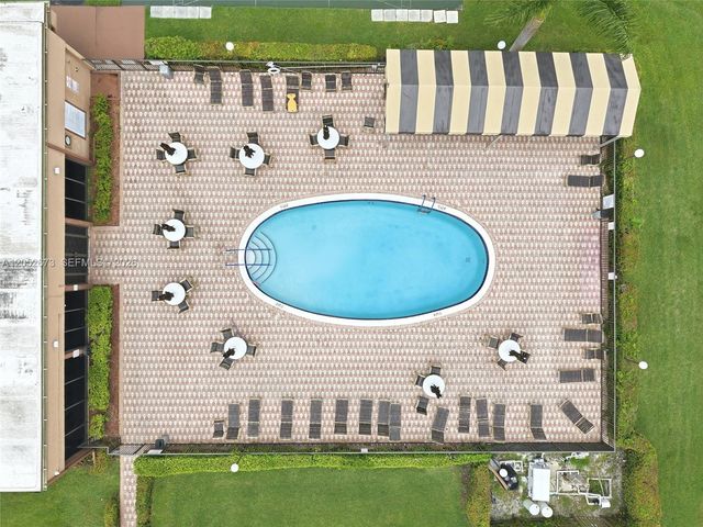 9501 Sunrise Lakes Blvd 201, Sunrise, FL 33322
