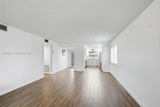 9501 Sunrise Lakes Blvd 201, Sunrise, FL 33322