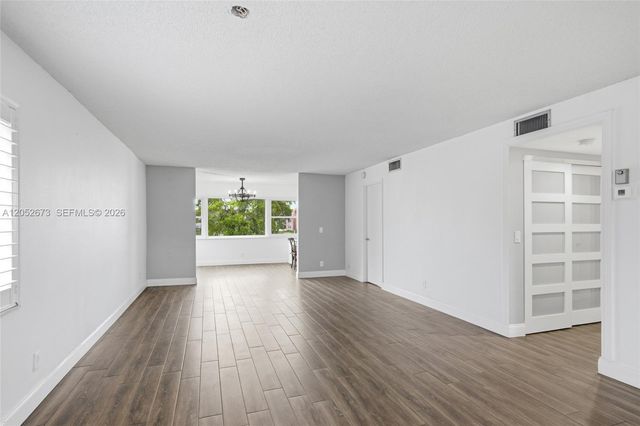 9501 Sunrise Lakes Blvd 201, Sunrise, FL 33322