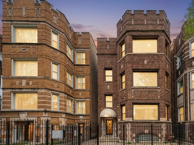 7641 S Phillips Avenue, Chicago, IL 60649