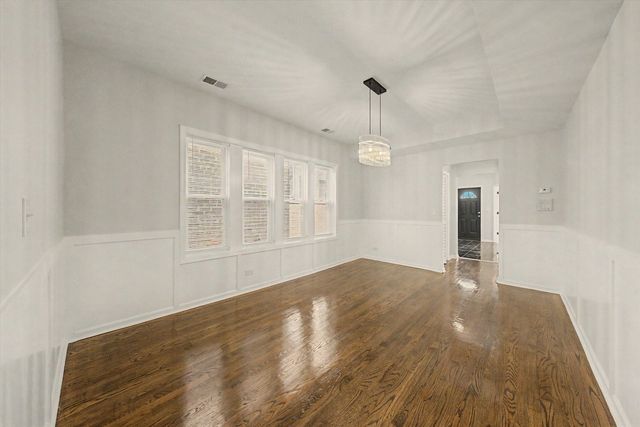7641 S Phillips Avenue, Chicago, IL 60649