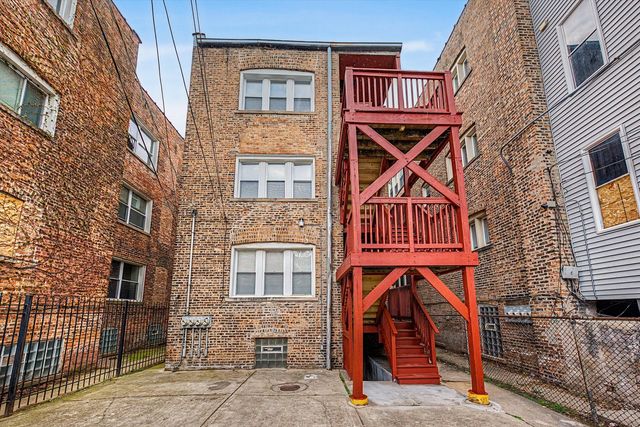 7641 S Phillips Avenue, Chicago, IL 60649