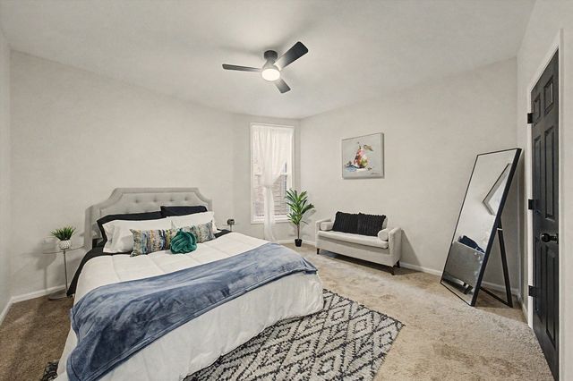 7641 S Phillips Avenue, Chicago, IL 60649